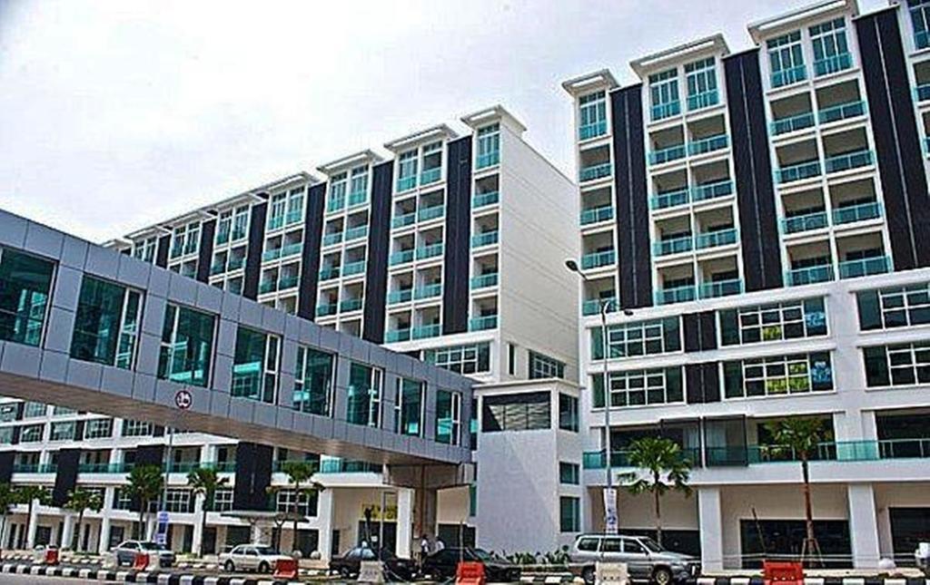 Damas Suites & Residences Куала Лумпур Екстериор снимка