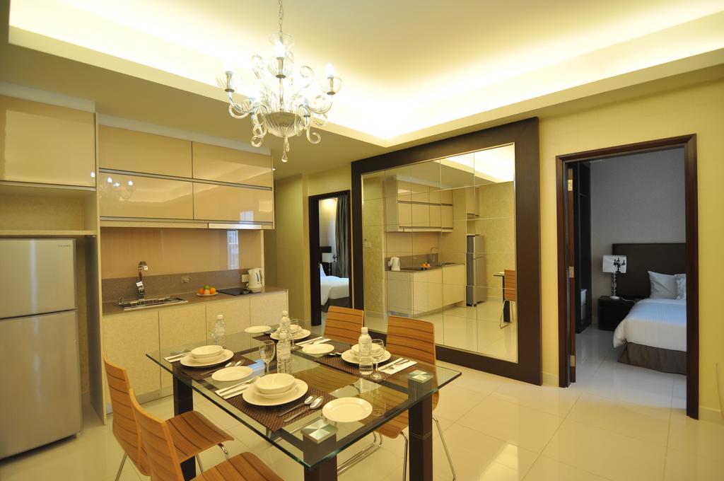 Damas Suites & Residences Куала Лумпур Екстериор снимка