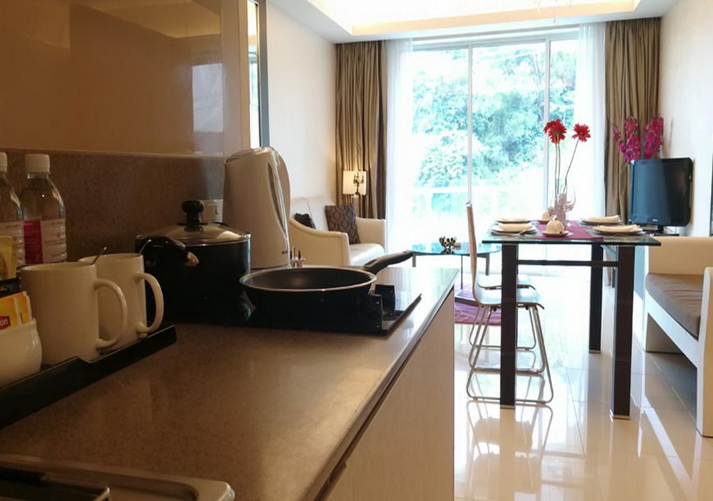 Damas Suites & Residences Куала Лумпур Екстериор снимка