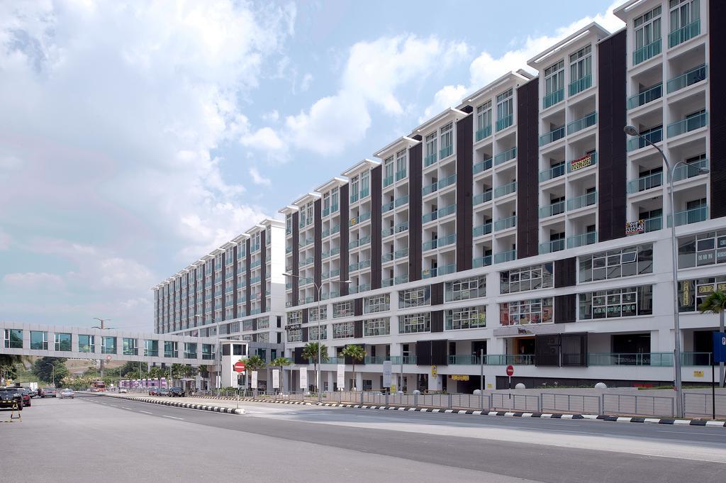Damas Suites & Residences Куала Лумпур Екстериор снимка