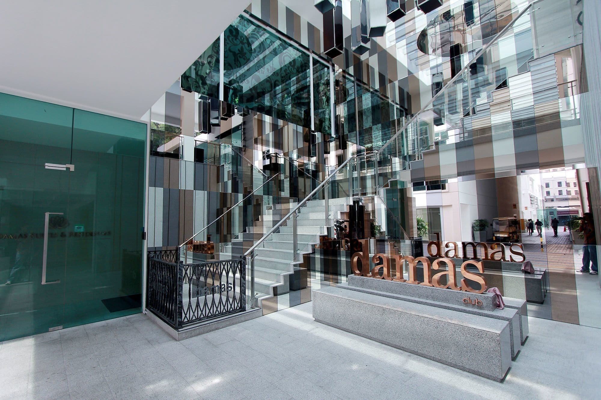 Damas Suites & Residences Куала Лумпур Екстериор снимка