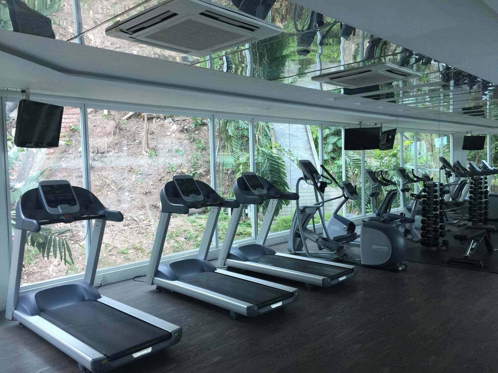 Damas Suites & Residences Куала Лумпур Екстериор снимка